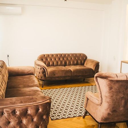 Aparment Theatre Apartment Nis Exterior photo